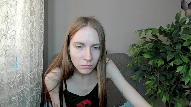 Kelly Gerzikaa online show from September 19, 2025, 2:26 am