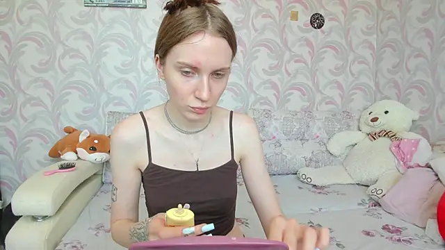 Kelly Gerzikaa online show from June 9, 2026, 4:35 am