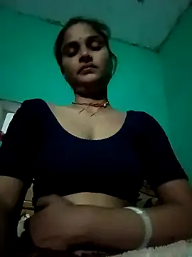 Sapna9685 online show from November 13, 2025, 4:22 pm