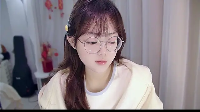 Snapshot of YUANYUAN-A chatting on February 21, 2026, 12:07 pm YUANYUAN-A online show from February 21, 2026, 12:07 pm