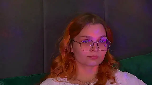 BellaMarebelle online show from October 10, 2025, 4:30 pm