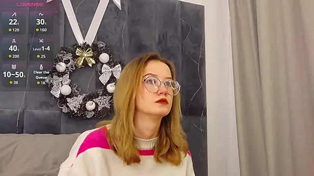 Snapshot of MaeLili chatting on January 9, 2026, 5:14 am MaeLili online show from January 9, 2026, 5:14 am