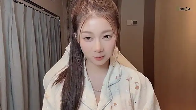 Makinghappymyself  online show from December 2, 2025, 2:41 pm