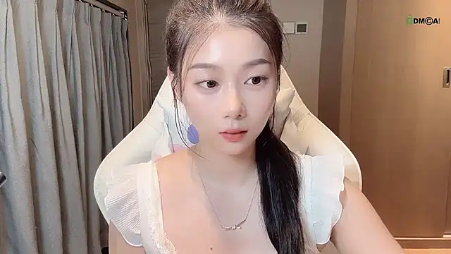 Makinghappymyself  online show from November 18, 2025, 12:37 am