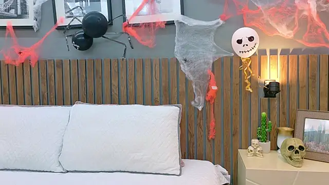 luna roja25 online show from October 24, 2025, 1:43 pm