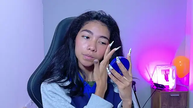 luna roja25 online show from March 24, 2026, 12:38 pm