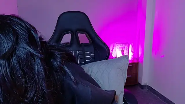 luna roja25 online show from March 20, 2026, 1:12 pm