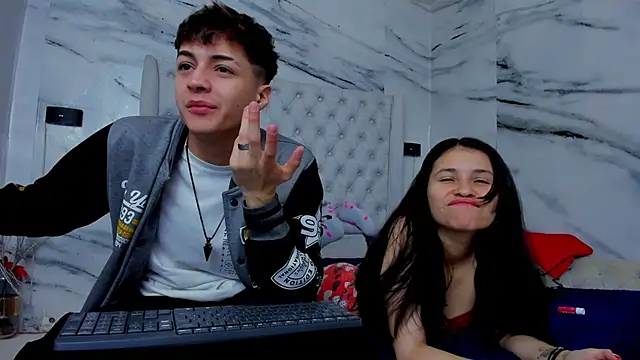 Ari and Storm online show from December 21, 2025, 1:46 pm