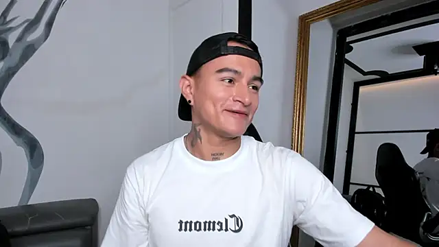 LiamDeep online show from October 4, 2025, 6:31 pm