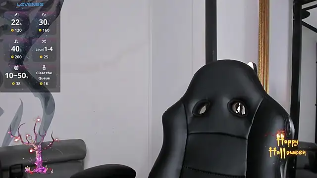 LiamDeep online show from October 13, 2025, 8:43 pm