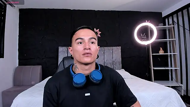 LiamDeep online show from June 20, 2026, 7:52 pm