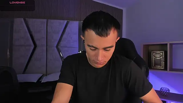 Snapshot of LiamDeep chatting on February 21, 2026, 10:01 pm LiamDeep online show from February 21, 2026, 10:01 pm