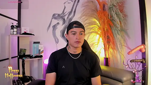 LiamDeep online show from November 1, 2025, 8:25 pm