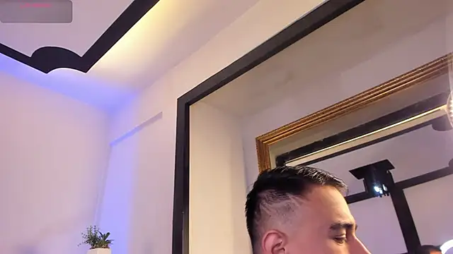 LiamDeep online show from December 4, 2025, 12:59 pm