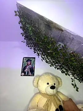 Snapshot of Melody_rouxxx chatting on October 8, 2025, 11:38 pm Melody rouxxx online show from October 8, 2025, 11:38 pm