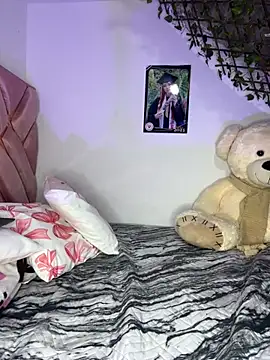 Snapshot of Melody_rouxxx chatting on October 7, 2025, 11:39 pm Melody rouxxx online show from October 7, 2025, 11:39 pm