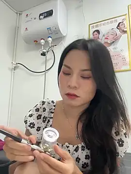 Baby-mmm online show from September 13, 2025, 12:27 pm