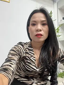 Baby-mmm online show from October 27, 2025, 9:21 am