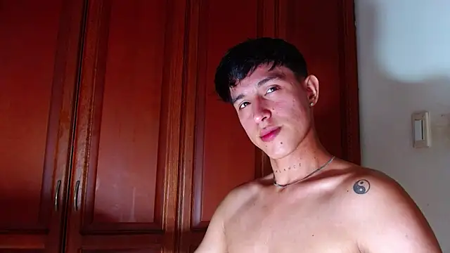 rowanbigboy23 online show from September 10, 2025, 2:21 am