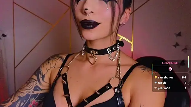 Hollyxx  online show from October 4, 2025, 5:42 am