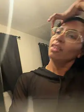 bobbiebbb online show from May 6, 2026, 7:23 am