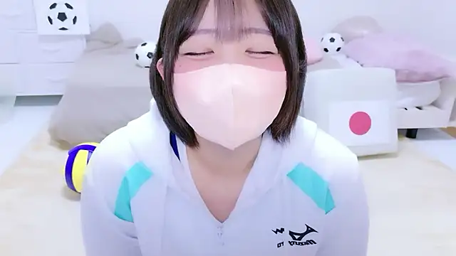 Hinata Sun online show from June 15, 2026, 12:05 pm