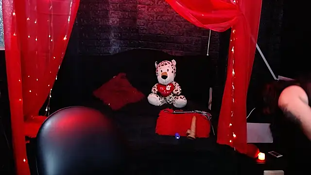 brenda smile33 online show from November 8, 2025, 1:25 pm