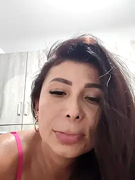 mia mancinii online show from May 20, 2026, 4:20 am