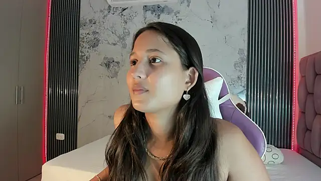 Snapshot of Laly_Cherry_ chatting on October 30, 2025, 12:36 pm Laly Cherry online show from October 30, 2025, 12:36 pm