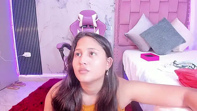 Snapshot of Laly_Cherry_ chatting on September 18, 2025, 12:19 pm Laly Cherry online show from September 18, 2025, 12:19 pm