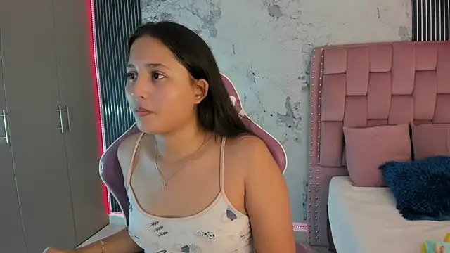 Snapshot of Laly_Cherry_ chatting on November 23, 2025, 12:26 pm Laly Cherry online show from November 23, 2025, 12:26 pm