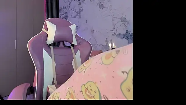 Snapshot of Laly_Cherry_ chatting on October 26, 2025, 12:38 pm Laly Cherry online show from October 26, 2025, 12:38 pm