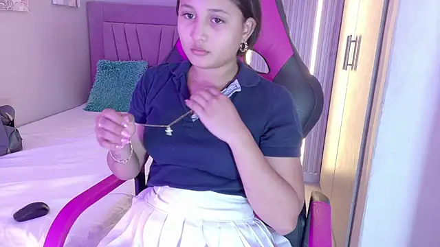 Snapshot of Laly_Cherry_ chatting on November 6, 2025, 12:20 pm Laly Cherry online show from November 6, 2025, 12:20 pm