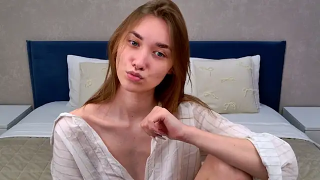 AmadaReine online show from April 29, 2026, 4:22 pm
