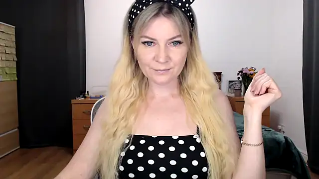 ParadiseAlina online show from September 9, 2025, 6:50 pm