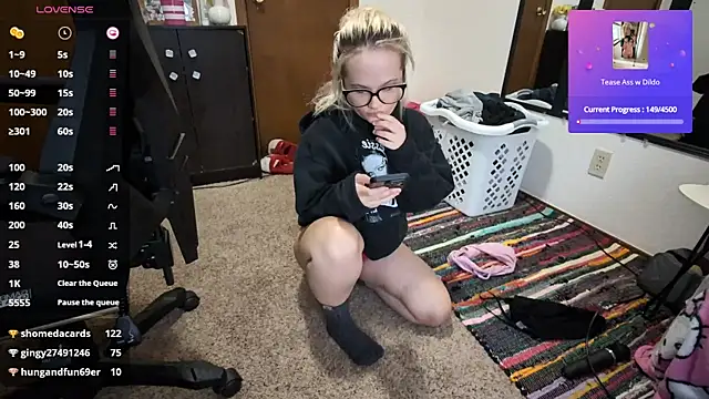 Snapshot of xxNaughtyNicolexx chatting on October 5, 2025, 12:18 pm xxNaughtyNicolexx online show from October 5, 2025, 12:18 pm