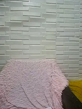 hotlyn45 online show from November 14, 2025, 11:03 am