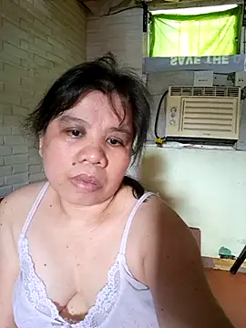 hotlyn45 online show from July 8, 2026, 2:57 am