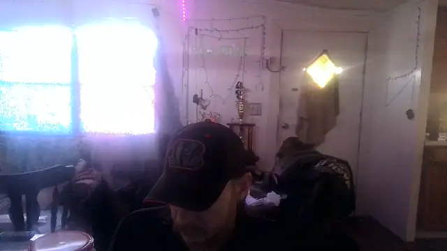 Poundtown1226 online show from January 5, 2026, 9:07 pm