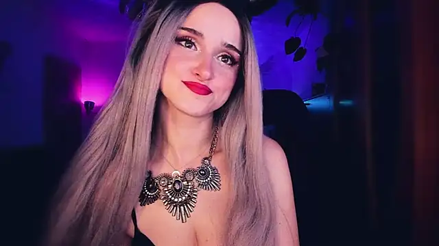 MistressJolie online show from November 15, 2025, 4:11 pm