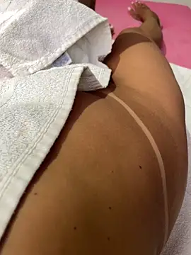 Snapshot of Katianesantos chatting on February 4, 2026, 8:31 am Katianesantos online show from February 4, 2026, 8:31 am