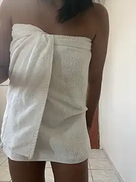 Snapshot of Katianesantos chatting on November 5, 2025, 8:50 am Katianesantos online show from November 5, 2025, 8:50 am