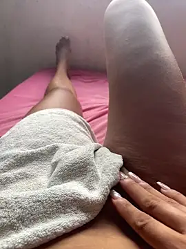 Snapshot of Katianesantos chatting on March 3, 2026, 10:33 am Katianesantos online show from March 3, 2026, 10:33 am