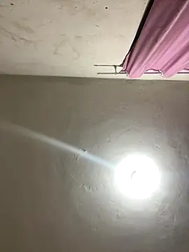 Snapshot of Katianesantos chatting on October 5, 2025, 11:06 pm Katianesantos online show from October 5, 2025, 11:06 pm