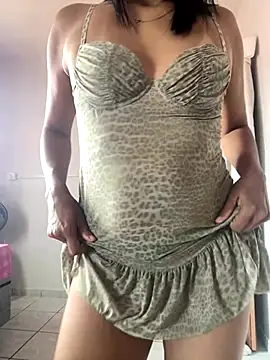 Snapshot of Katianesantos chatting on October 23, 2025, 5:00 pm Katianesantos online show from October 23, 2025, 5:00 pm