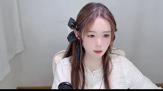 Xiao-runbao online show from September 25, 2025, 1:28 pm