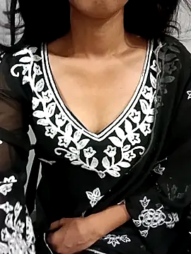 Daizy Shah online show from June 20, 2026, 2:55 pm