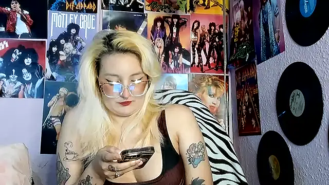 Avril Maria online show from July 11, 2026, 10:32 pm