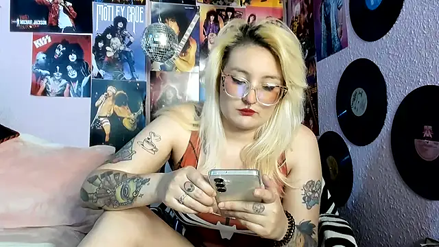 Avril Maria online show from July 21, 2026, 9:16 pm
