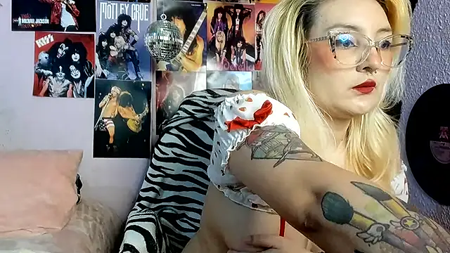 Avril Maria online show from July 26, 2026, 6:37 pm